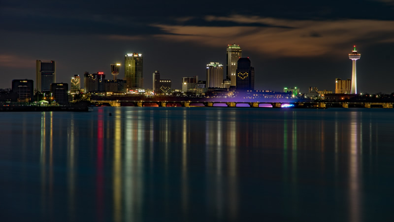 Niagara Falls Hearts by Steve Tugwell